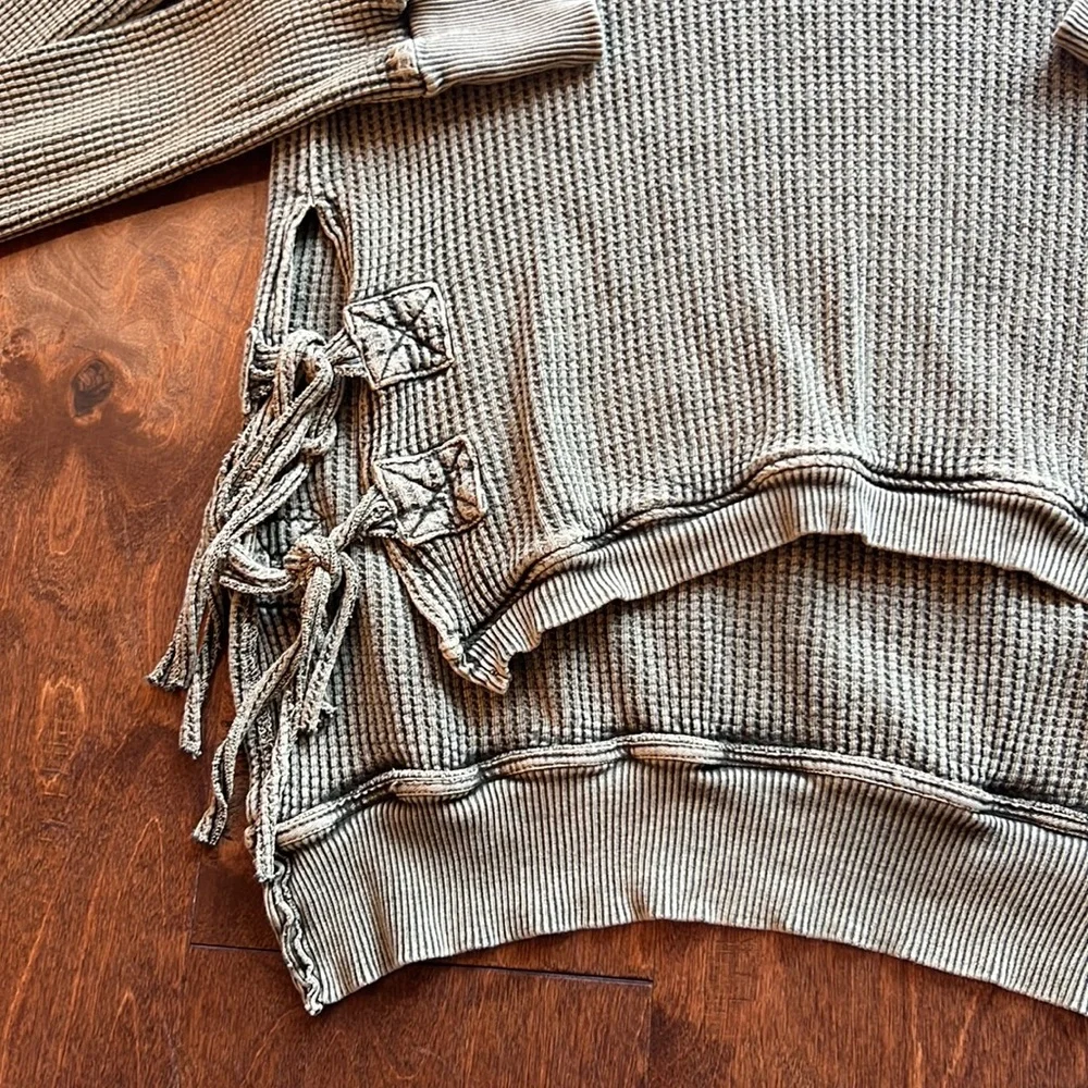 Women’s Long Sleeve Top - Picture 2 of 4